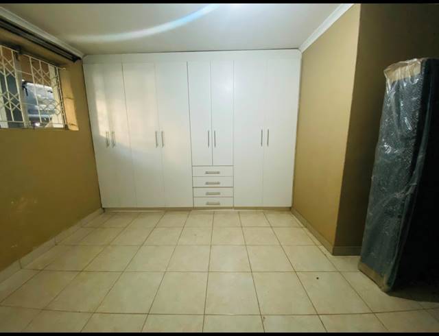 3 BEDROOM FLAT TO LET IN KENVILLE